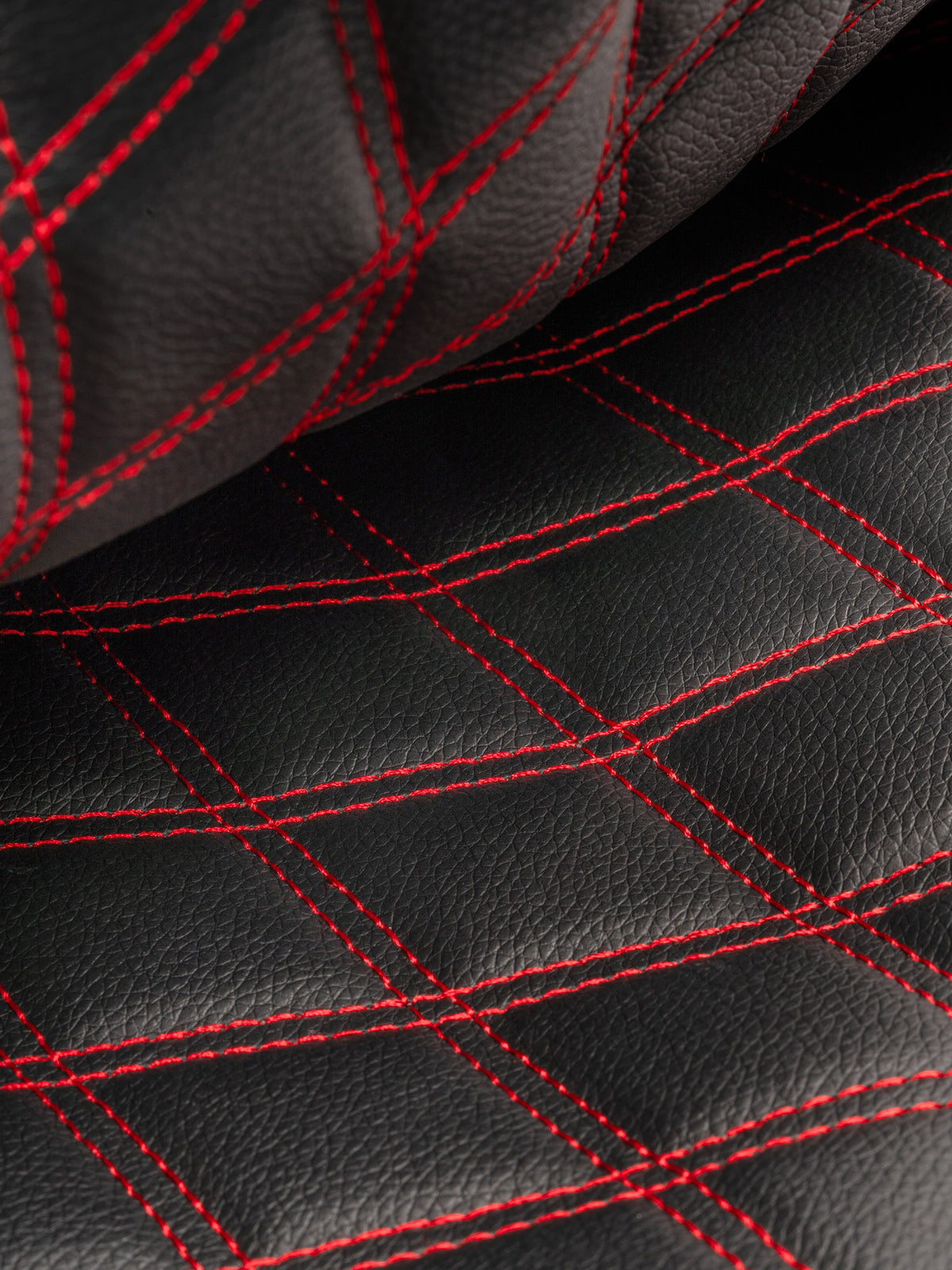 Selkirk LABS Case Red interior quilt stitching detail